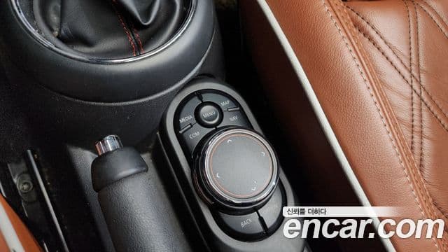 Mini Cooper S Convertible 2018 — ფოტო 30/31