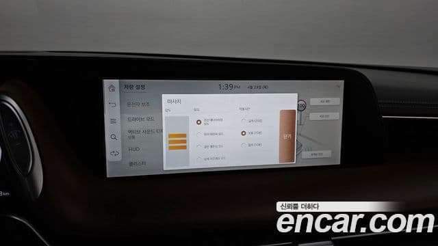 Genesis G90 2022 — ფოტო 16/20
