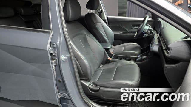 Hyundai Kona Hybrid 2023 — Photo 21/33