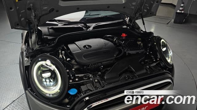 Mini Cooper 2021 — ფოტო 6/20