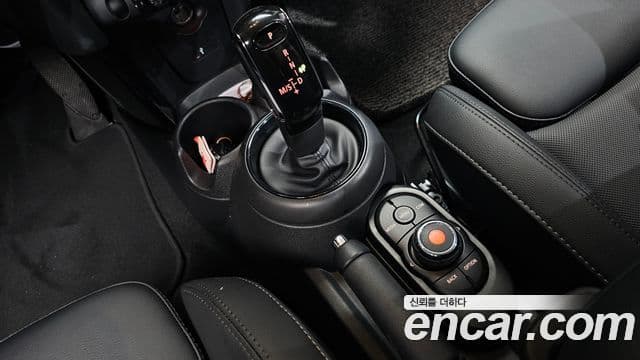 Mini Cooper 2021 — ფოტო 9/20