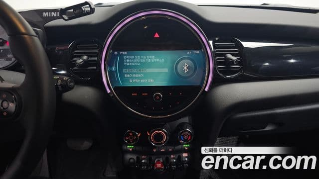 Mini Cooper 2021 — ფოტო 13/20