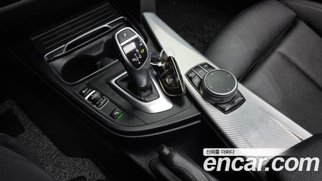 BMW 3 Series 2018 — Фото 9/20