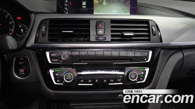BMW 3 Series 2018 — Фото 17/20