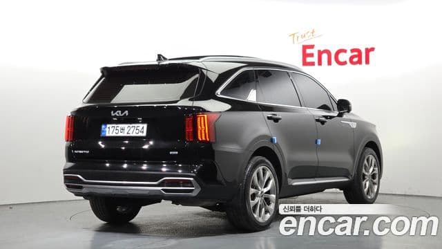 Kia Sorento 2023 — ფოტო 2/20