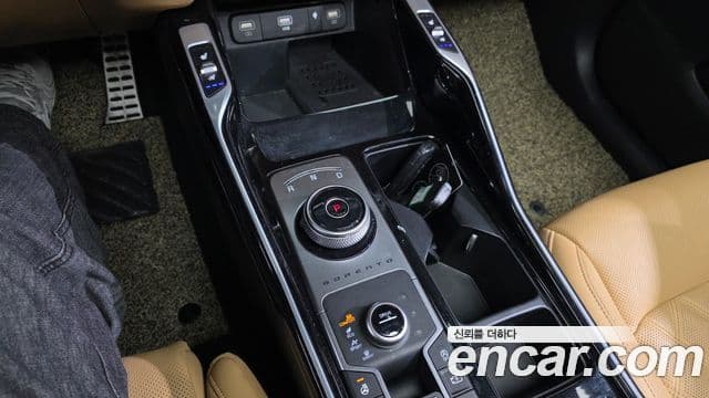 Kia Sorento 2023 — ფოტო 9/20