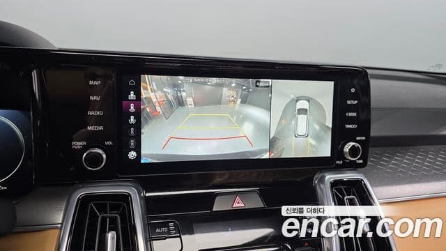 Kia Sorento 2023 — ფოტო 18/20