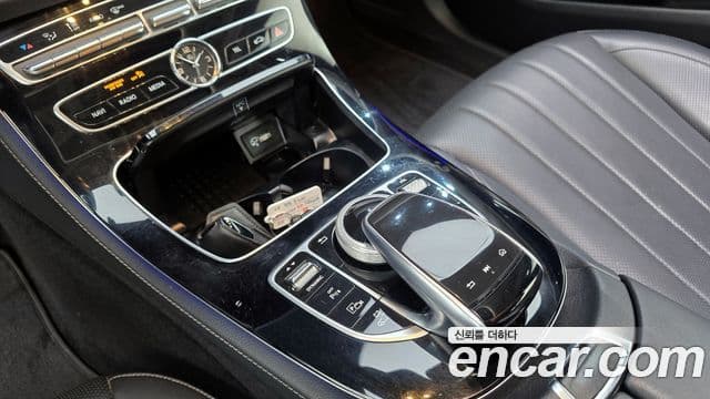 Mercedes-Benz E-Class 2020 — Şəkil 16/20