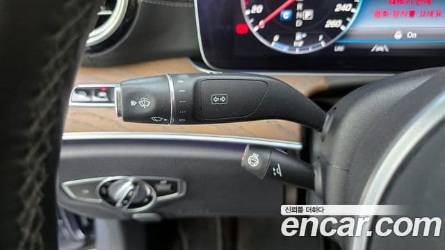 Mercedes-Benz E-Class 2020 — Şəkil 17/20