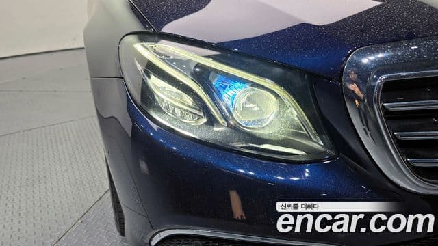 Mercedes-Benz E-Class 2020 — Photo 5/37