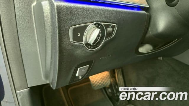 Mercedes-Benz E-Class 2020 — Photo 3/37