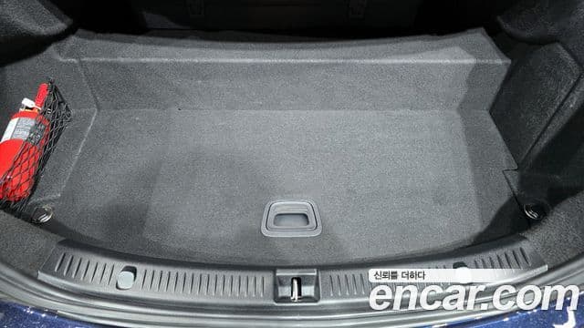 Mercedes-Benz E-Class 2020 — Photo 35/37