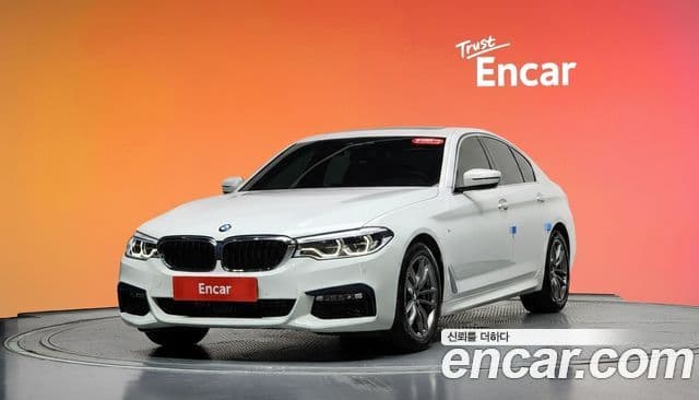 BMW 5 Series 2018 — ფოტო 1/20