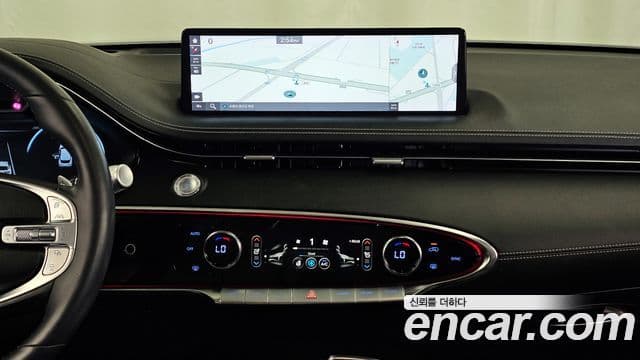 Genesis GV70 2021 — Şəkil 14/20