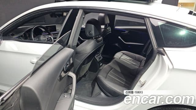 Audi A5 2019 — ფოტო 13/20