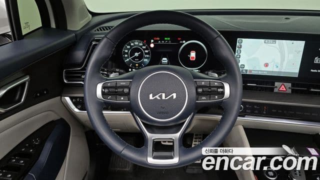 Kia Sportage 2022 — ფოტო 13/20