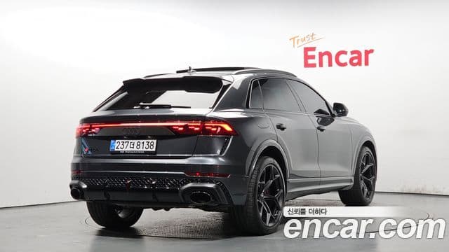Audi RSQ8 2025 — Photo 14/36