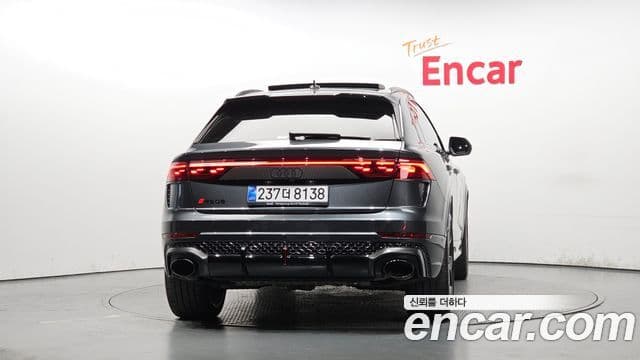 Audi RSQ8 2025 — Photo 12/36