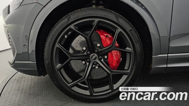 Audi RSQ8 2025 — Photo 23/36