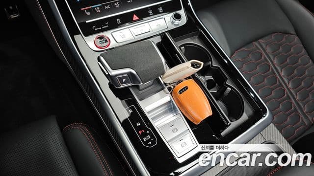 Audi RSQ8 2025 — Photo 36/36