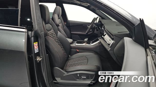 Audi RSQ8 2025 — Photo 16/36