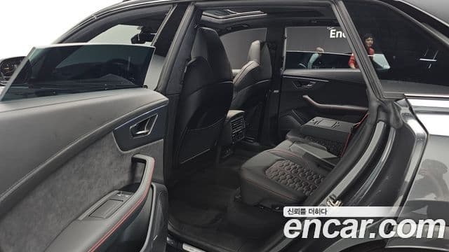 Audi RSQ8 2025 — Photo 19/36