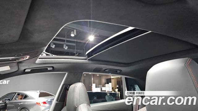 Audi RSQ8 2025 — Photo 25/36