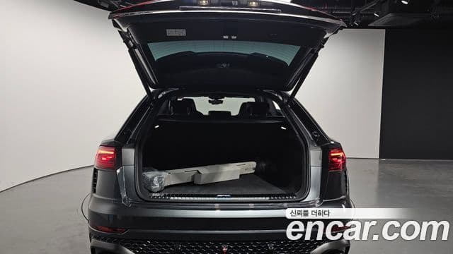 Audi RSQ8 2025 — Photo 33/36