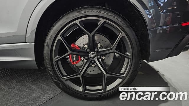 Audi RSQ8 2025 — Photo 7/36