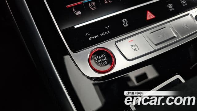 Audi RSQ8 2025 — Photo 30/36
