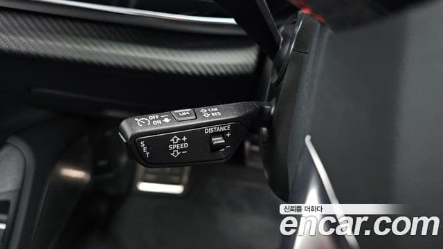 Audi RSQ8 2025 — Photo 17/36