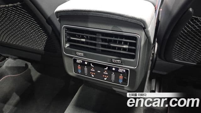 Audi RSQ8 2025 — Photo 6/36