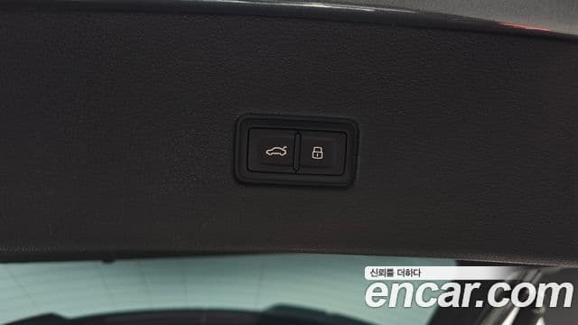 Audi RSQ8 2025 — Photo 11/36