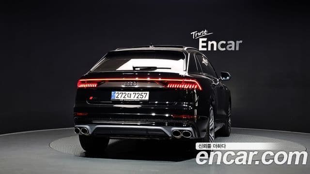 Audi Q7 2023 — ფოტო 4/20