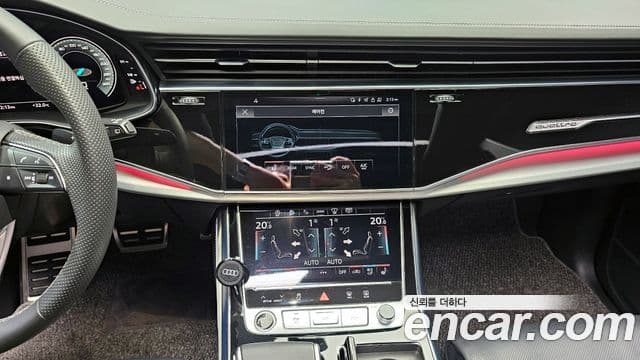 Audi Q7 2023 — ფოტო 14/20