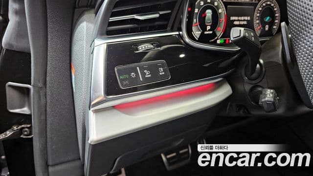 Audi Q7 2023 — ფოტო 16/20