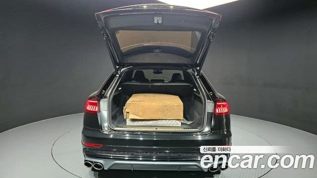 Audi Q8 2023 — Photo 2/37
