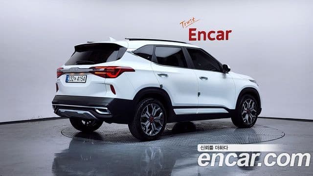 Kia Seltos 2022 — ფოტო 2/20
