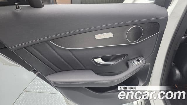 Mercedes-Benz GLC-Class 2023 — Photo 5/30