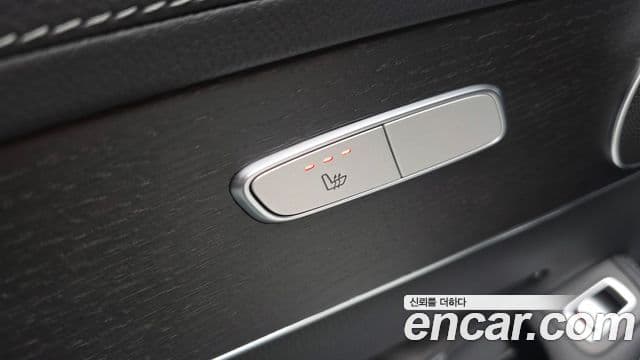 Mercedes-Benz GLC-Class 2023 — Photo 29/30