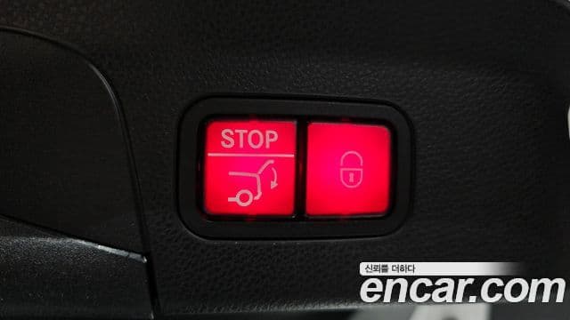 Mercedes-Benz GLC-Class 2023 — Photo 2/30