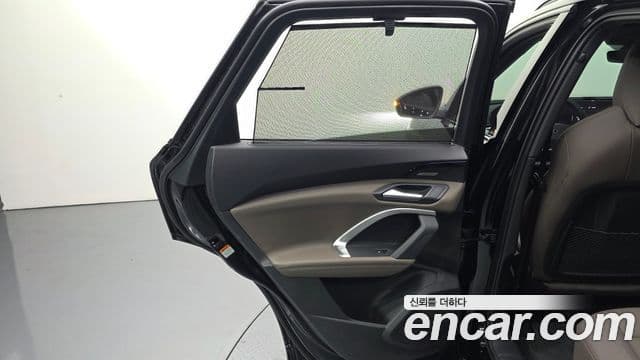 Audi Q5 2025 — ფოტო 15/36