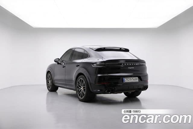 Porsche Cayenne 2024 — Photo 18/20