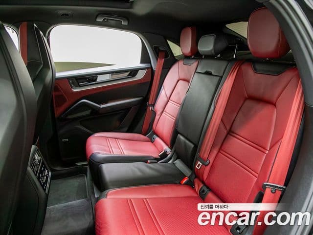 Porsche Cayenne 2024 — Photo 16/20