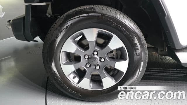Jeep Wrangler 2019 — Şəkil 18/20