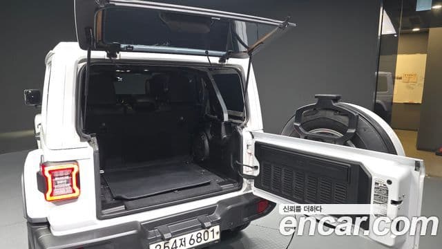 Jeep Wrangler 2019 — Şəkil 11/20