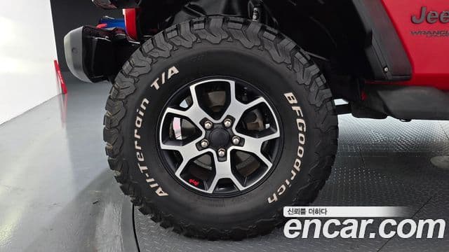 Jeep Wrangler 2019 — ფოტო 12/20
