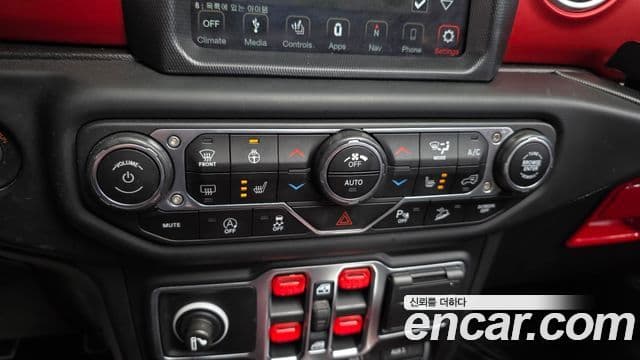 Jeep Wrangler 2019 — ფოტო 11/20