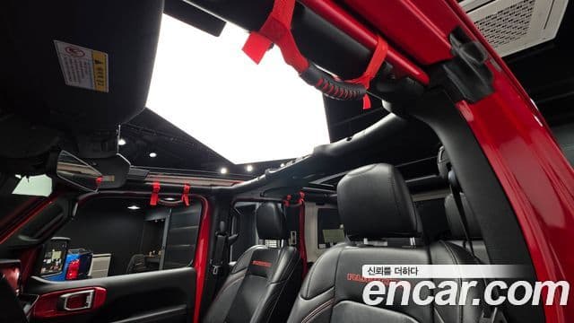 Jeep Wrangler 2019 — ფოტო 15/20