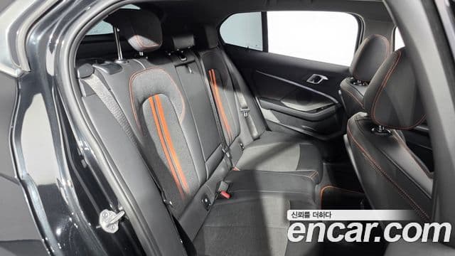 BMW 1 Series 2021 — Şəkil 12/20